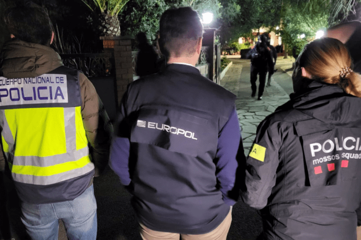 detenidos en Activo un operativo contra el blanqueo de capitales en Barcelona, Tarragona, Almería, Madrid y Portugal
