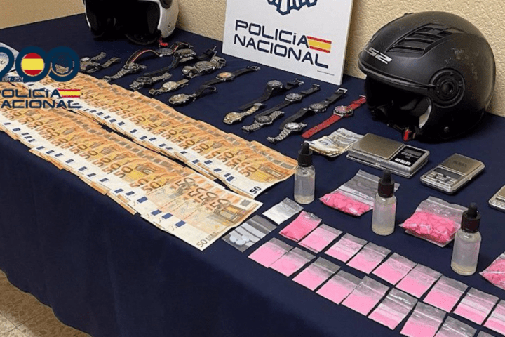 robo, motos, Dinero, relojes y droga intervenidos por la Policía Nacional