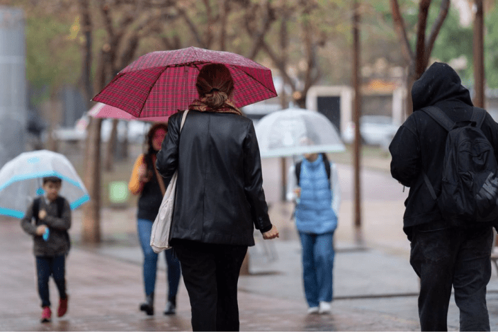 tormenta dana temperaturas primaveral frío lluvia viento luz fuego destrucción el mundo puede ser una ruina