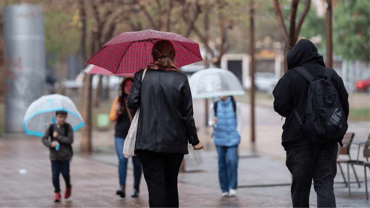 tormenta dana temperaturas primaveral frío lluvia viento luz fuego destrucción el mundo puede ser una ruina