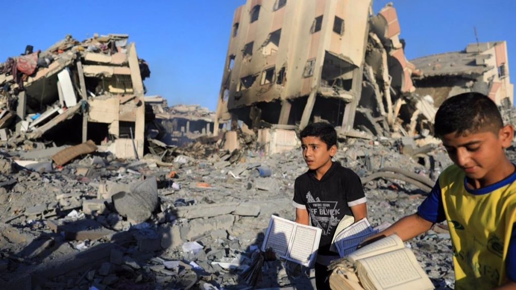 Niños entre ruinas en Gaza | Fuente: EP