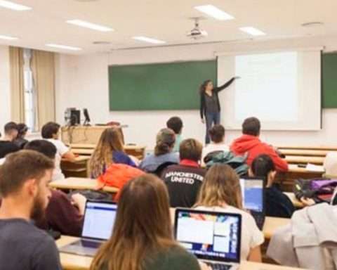 Una clase con alumnos | Fuente: Europa Press