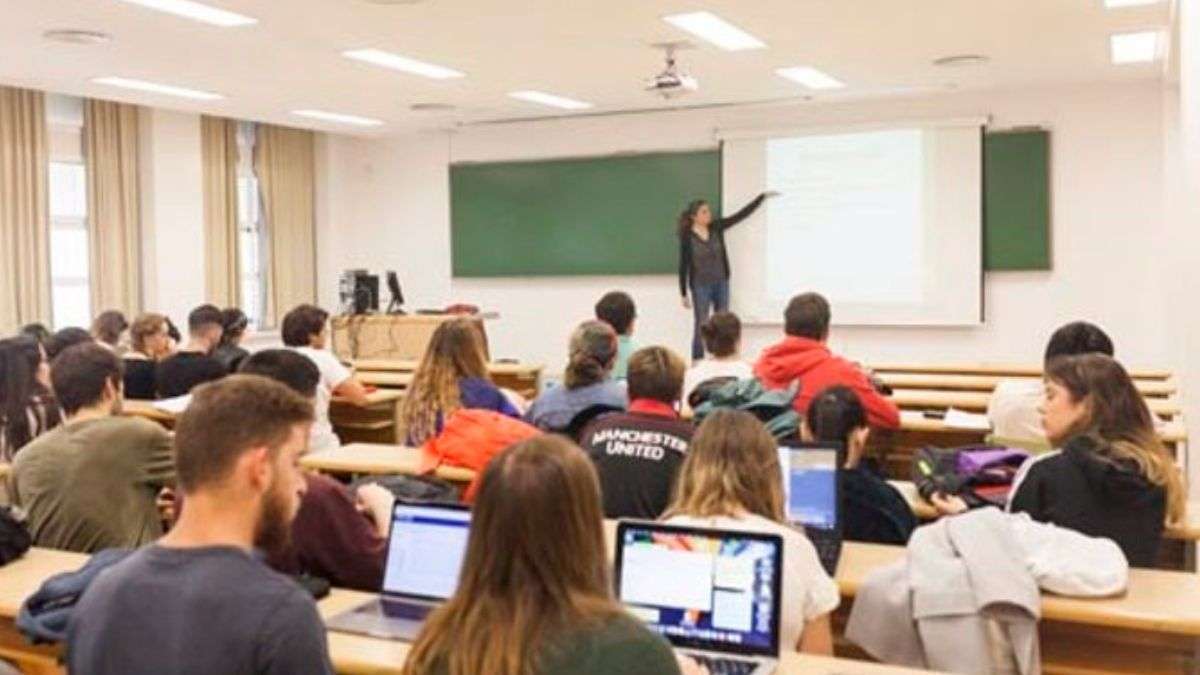 Una clase con alumnos | Fuente: Europa Press