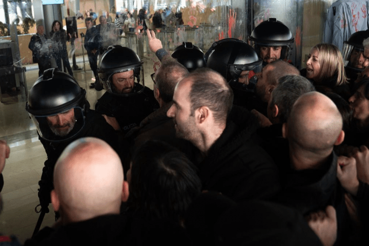 Funcionarios inician protestas en prisiones y reclaman ser autoridad