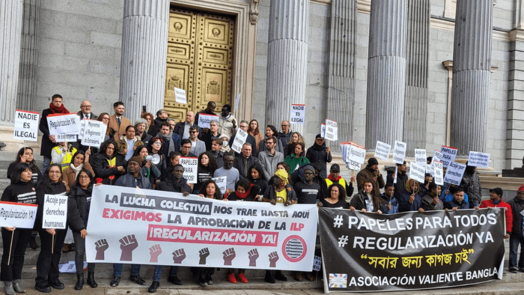 La campaña 'Esenciales', que moviliza a 800 organizaciones abanderadas por colectivos y personas migrantes