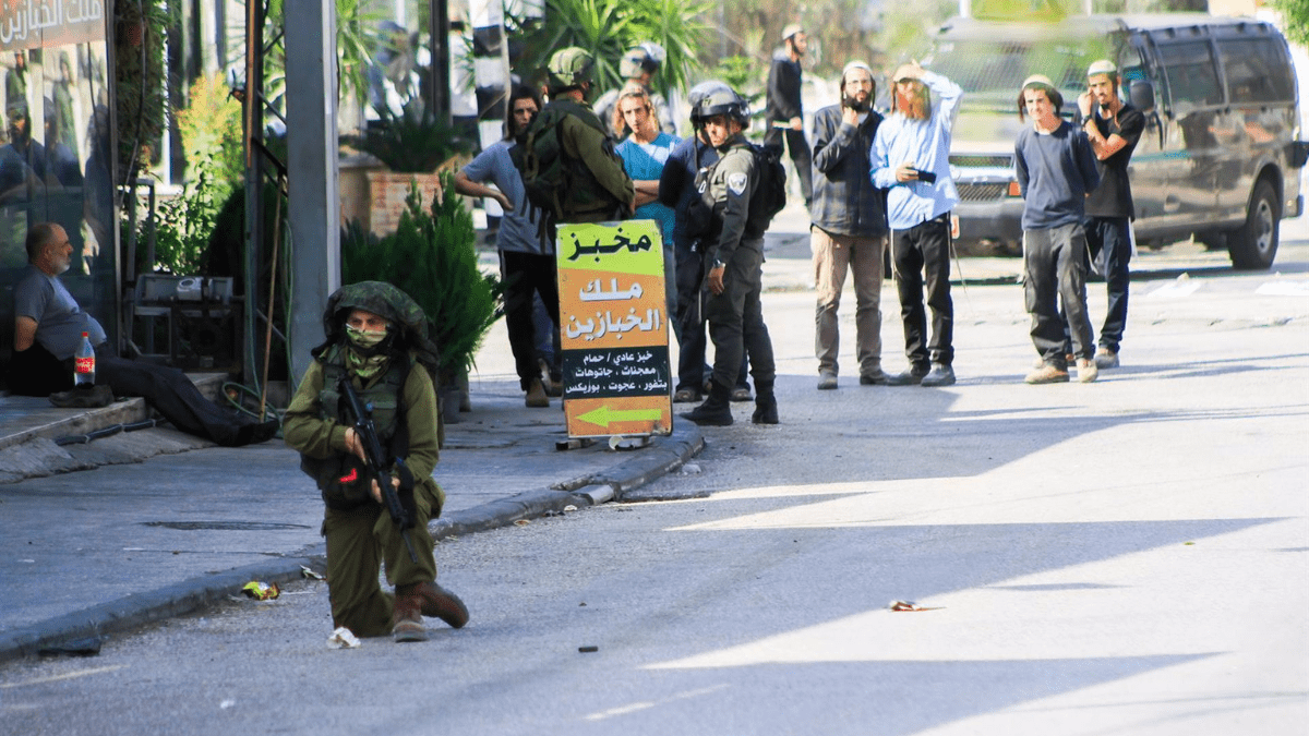Imagen de colonos israelíes protestando en la ciudad cisjordana de Nablus - Europa Press/Contacto/Nasser Ishtayeh