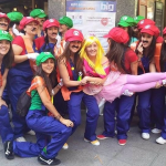 Un grupo de mujeres celebra una granada despedida de soltero caracterizadas como personajes de Super Mario | Fuente: Europa Press / Despedidas Big Eventos