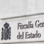 Cartel en la fachada del edificio de la Fiscalía General del Estado, en Madrid. - Eduardo Parra - Europa Press ayuso y fiscal