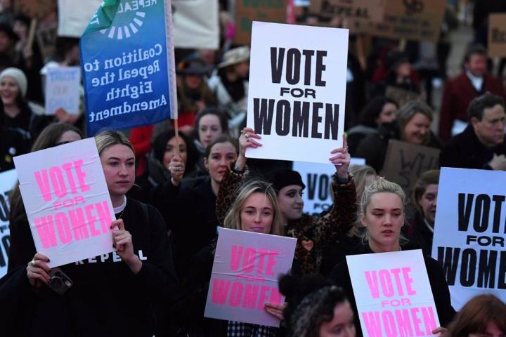 Manifestación en Irlanda previa a la legalización del aborto, en 2018 | Fuente: Reuters - vía Europa Press
