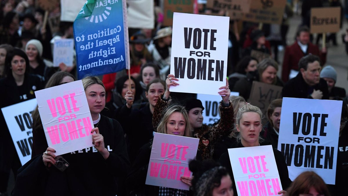 Manifestación en Irlanda previa a la legalización del aborto, en 2018 | Fuente: Reuters - vía Europa Press