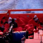 Rescatados más de cien inmigrantes en aguas de las Canarias