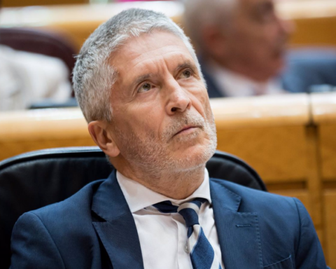 Cree el ángel en su inocencia que hay hombres de la guarda (Rafael Pérez Estrada)