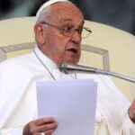 El Papa afirma que la arrogancia y la violencia van de la mano