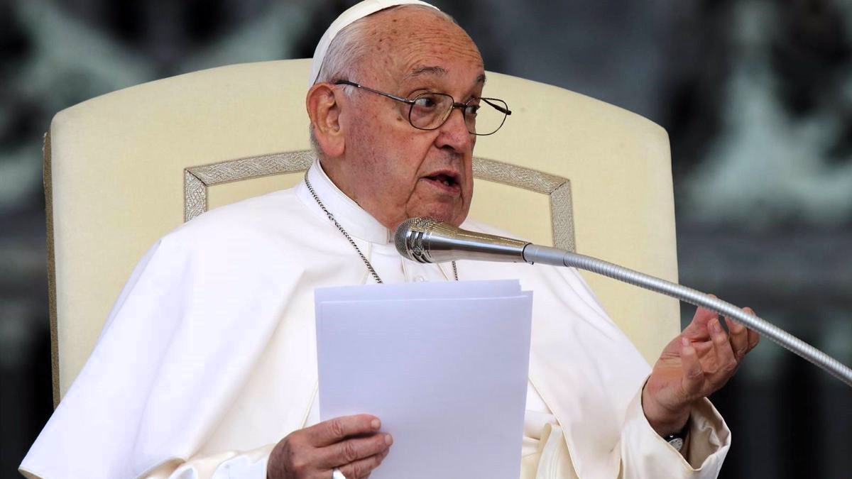 El Papa afirma que la arrogancia y la violencia van de la mano