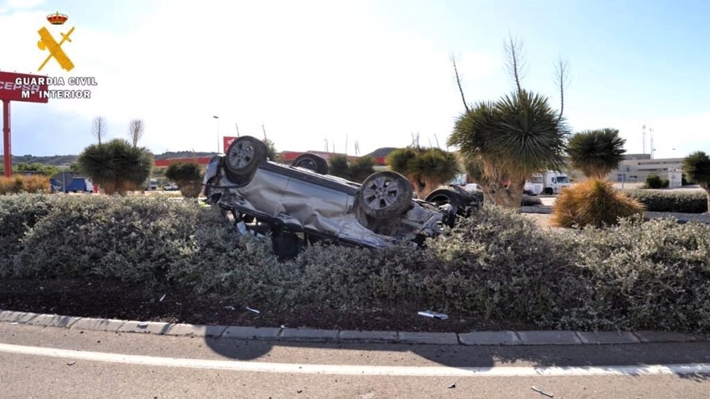 Drogado, sufre un accidente y huye abandonando a los heridos