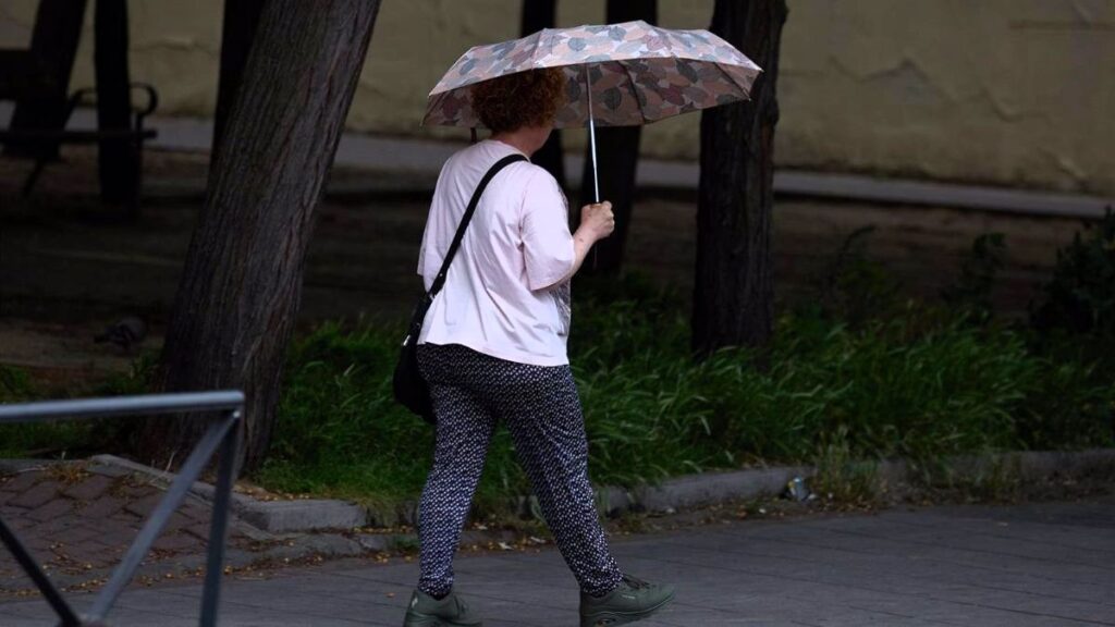 Sábado de tormentas y temperaturas frescas