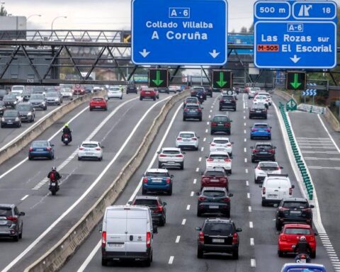 Empieza la primera peregrinación masiva de las vacaciones de verano