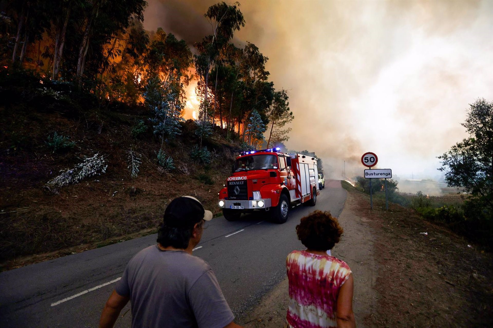 El fuego devora Portugal y se cobra siete vidas