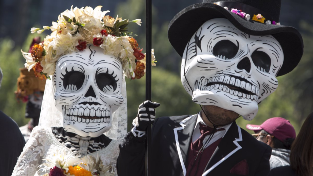 Imagen folklórica del día de muertos | Fuente: Turismo México