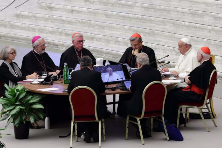 El Papa Francisco inaugura el Sínodo de los Obispos en el Aula Pablo VI del Vaticano. Fuente: Evandro Inetti / ZUMA Press Wire