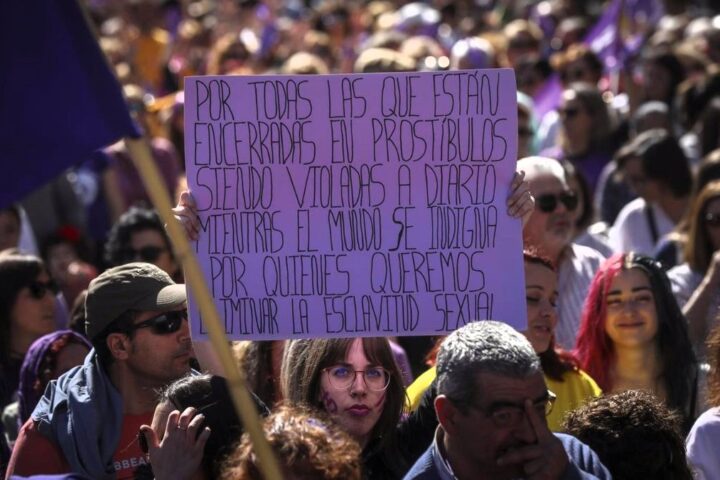 Casi 115.000 mujeres esclavas de la prostitución en España