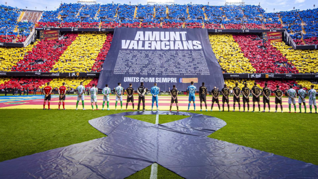 Imágenes del homenaje a las víctimas de la DANA en Mestalla | Valencia CF Media