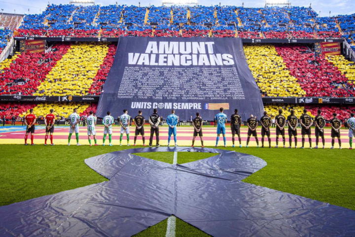 Imágenes del homenaje a las víctimas de la DANA en Mestalla | Valencia CF Media