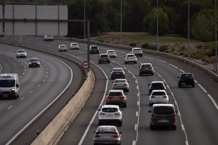 Varios alcohol DGT vehículos en la autovía A1, a 1 de septiembre de 2024, en Madrid (España)