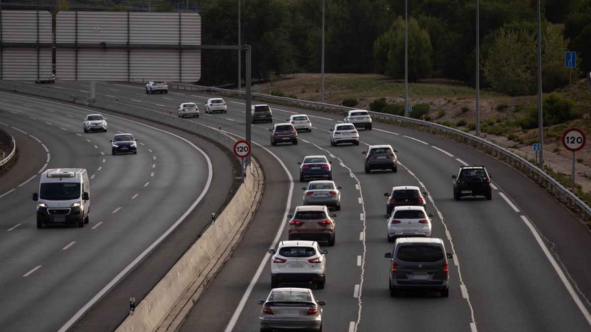 Varios alcohol DGT vehículos en la autovía A1, a 1 de septiembre de 2024, en Madrid (España)