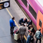 Pasajeros en la estación de tren de Atocha, a 21 de octubre de 2024, en Madrid renfe