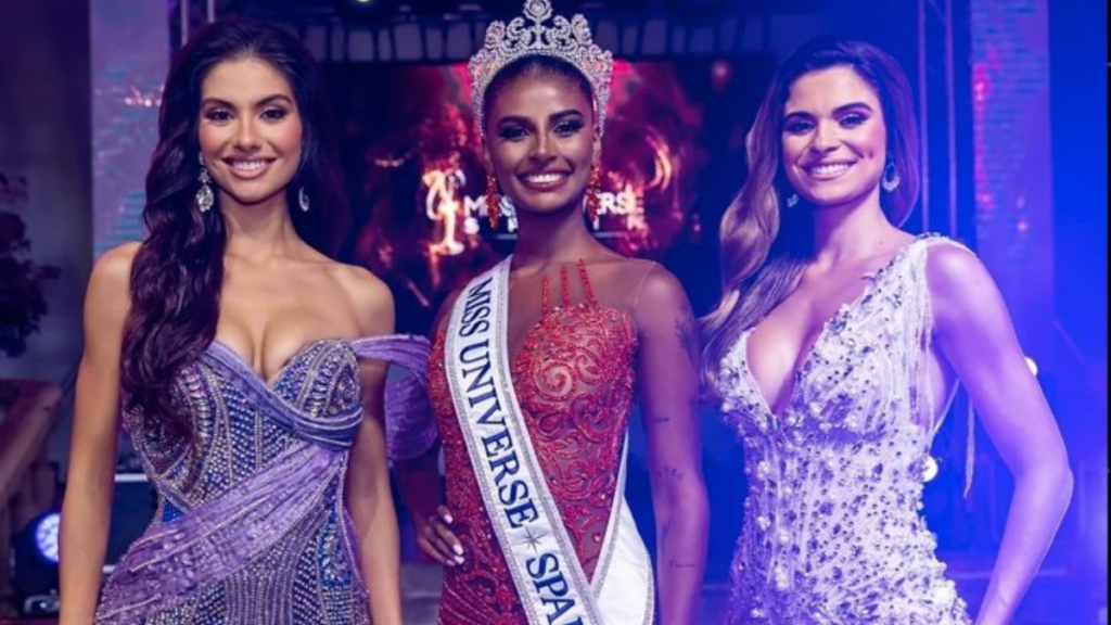 Miss Universo España, Michelle Jiménez, posa junto a sus compañeras