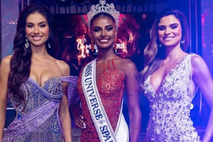 Miss Universo España, Michelle Jiménez, posa junto a sus compañeras