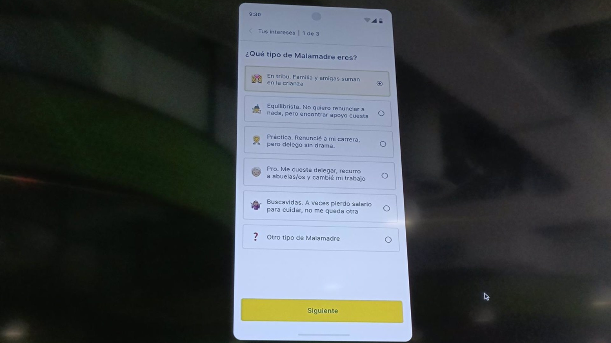 Prueba del funcionamiento de la 'app' Red Yo Cuido, de la asociación Yo No Renuncio