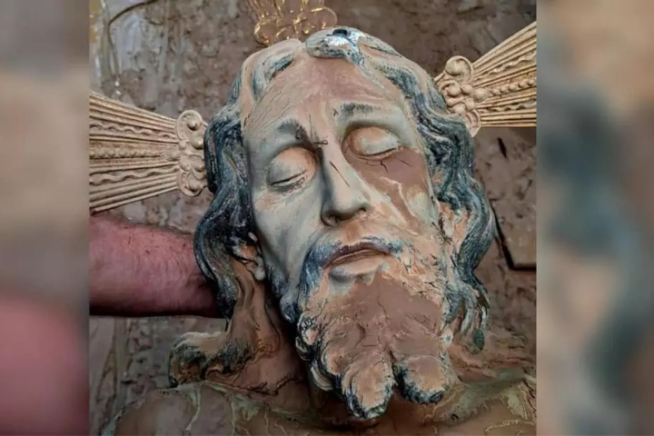 Cristo Yacente de Paiporta, escultura rescatada del barro | Fuente: Arzobispado de Valencia