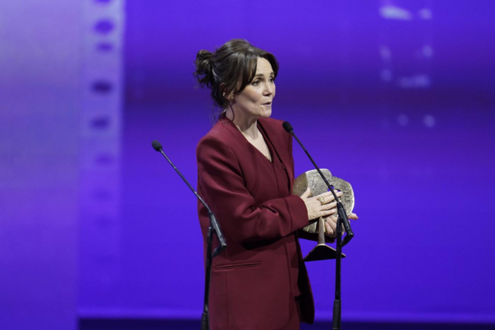 La actriz Nagore gala premio premios Aramburu recibe el Forqué a la mejor actriz de serie por su trabajo en "Querer" durante la gala de la 30 edición de los Premios José María Forqué, en el Palacio Municipal de IFEMA