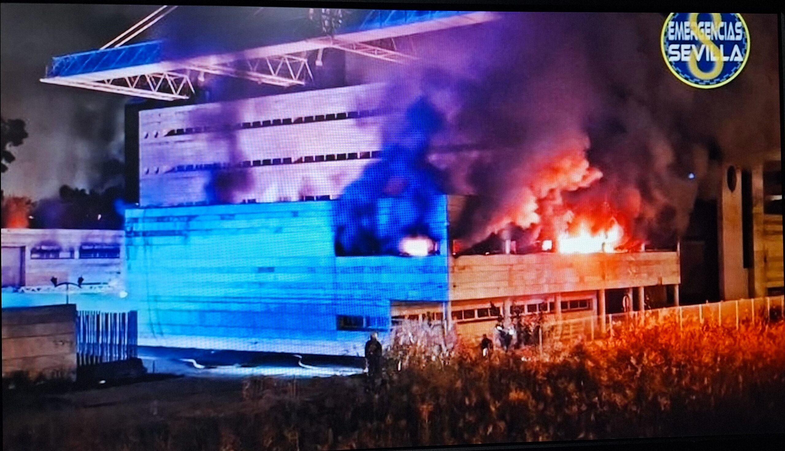 Un incendio provocado destruye el auditorio Rocío Jurado