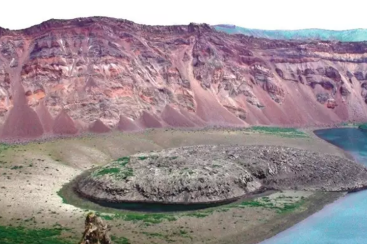 La misteriosa erupción se produjo en el volcán Zavaritskii (isla Simushir, Kuriles)