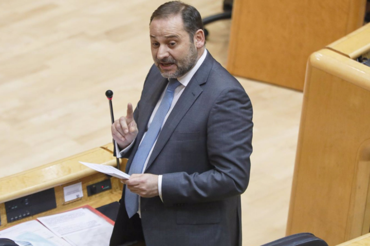 José Luis Ábalos, durante su intervención en una sesión plenaria en el Senado