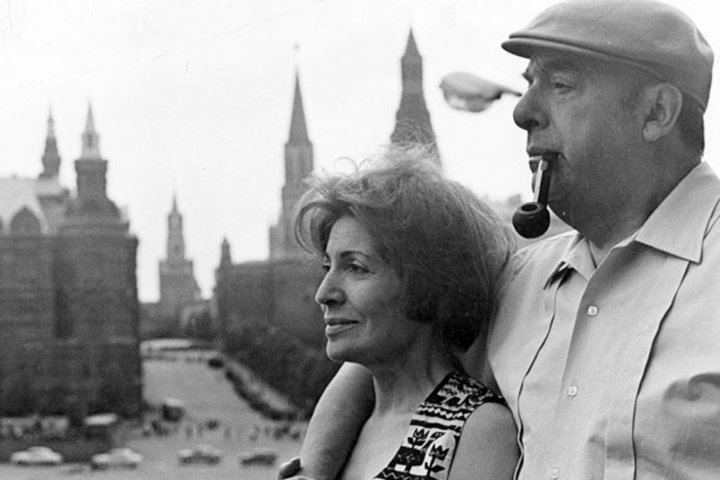 Pablo Neruda y Matilde durante una visita a Moscú