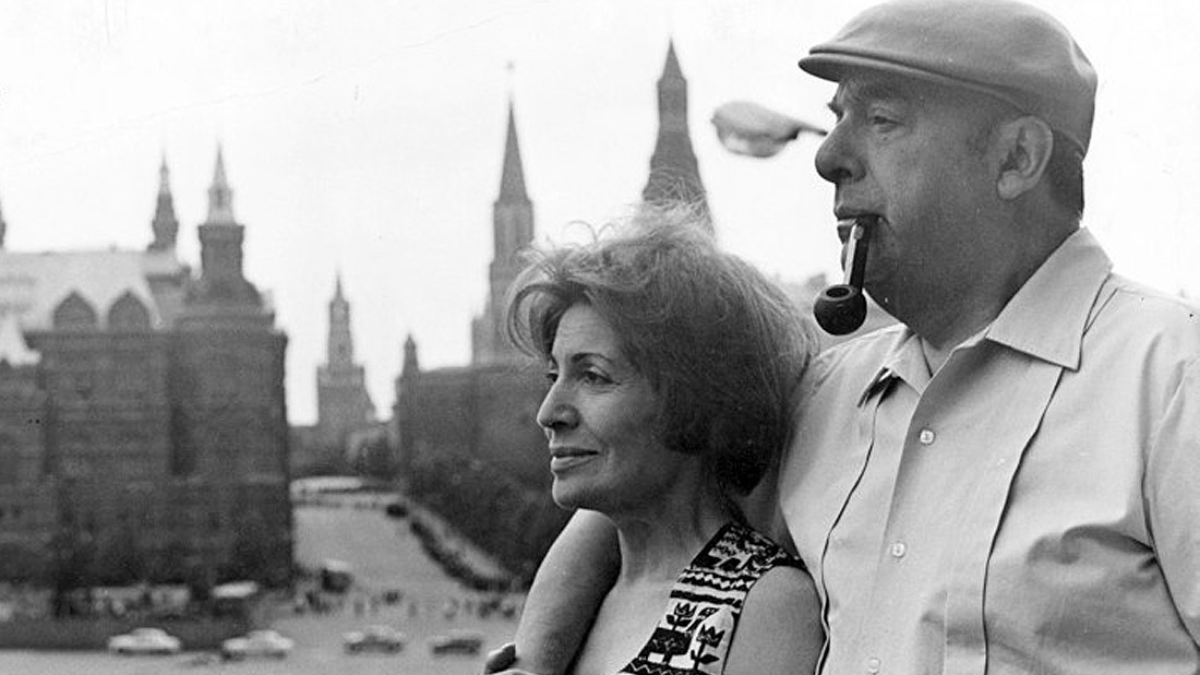 Pablo Neruda y Matilde durante una visita a Moscú