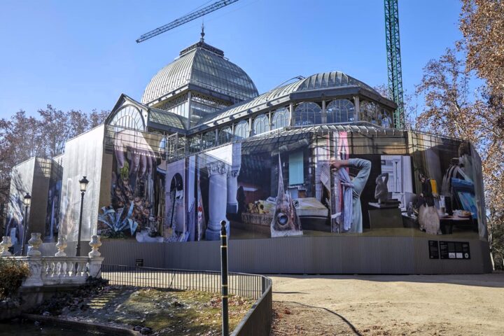 El Palacio de Cristal se tapa con mucho arte