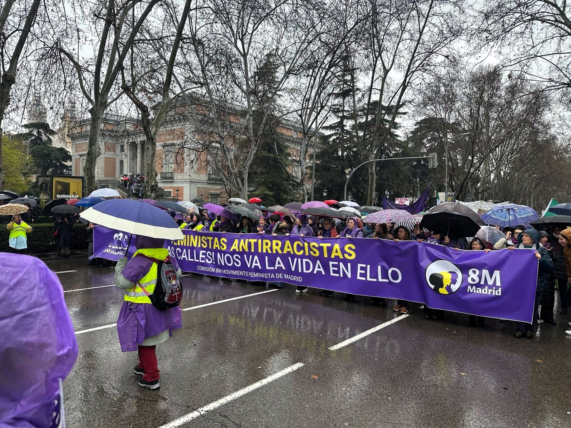 La lluvia se cuela en las marchas reivindicativas del 8M