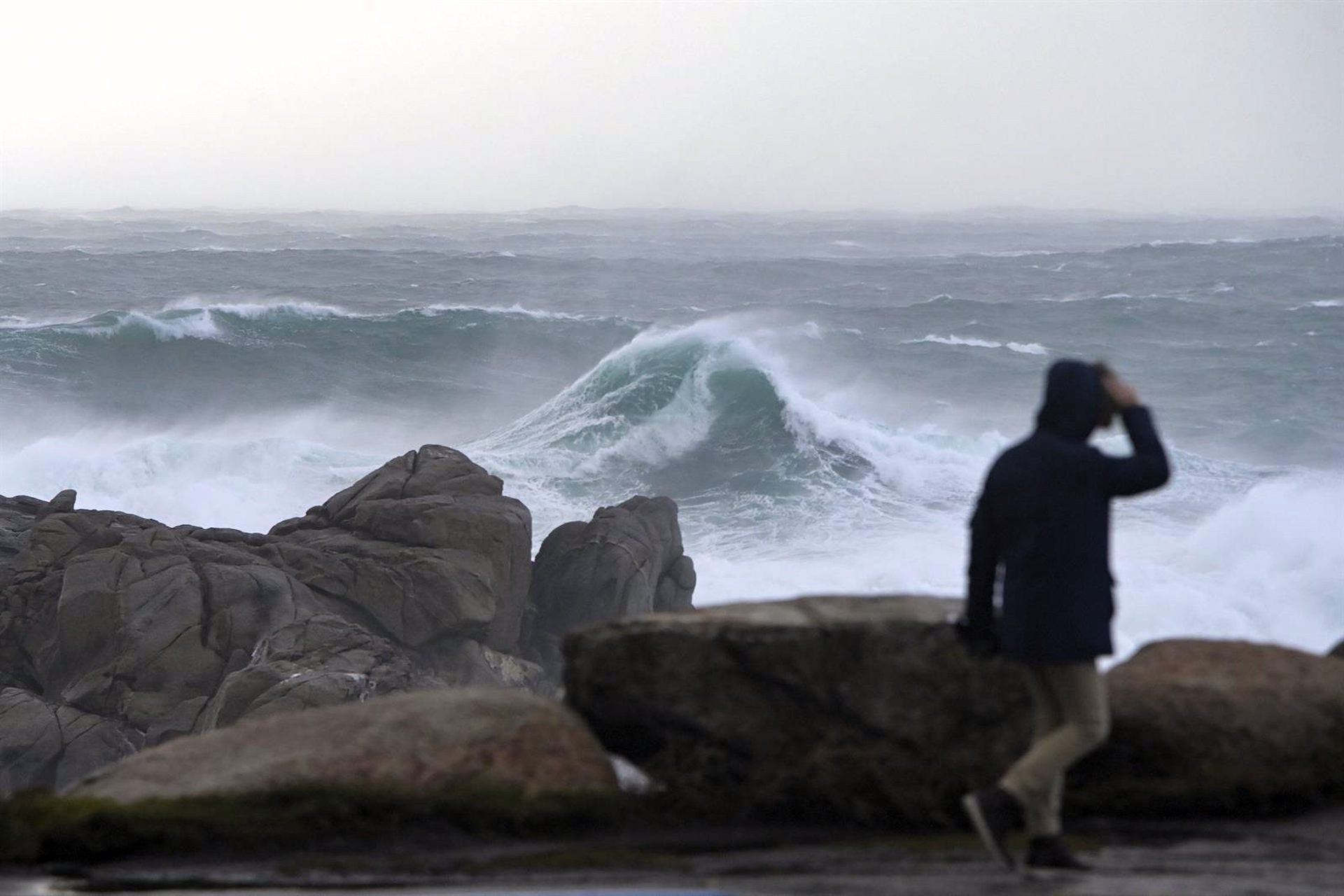 Martinho pone en aviso a media España por lluvia, olas y viento