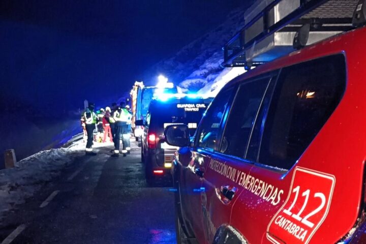 Mueren cuatro jóvenes tras despeñarse por una ladera de 200 metros