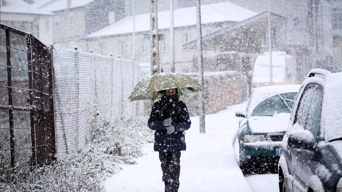 Konrad mantiene en alerta a media España por lluvia y nieve