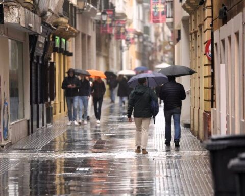 Alertas por lluvia y nieve en seis comunidades este lunes