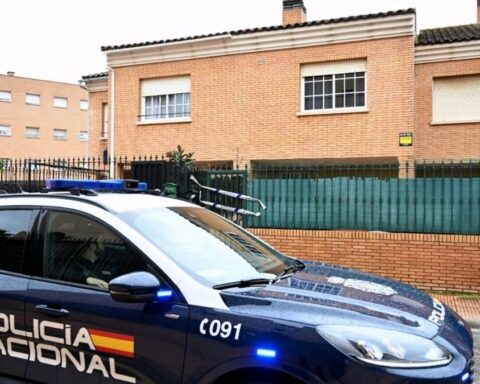 Tres menores detenidos por el asesinato de una educadora de 35 años en Badajoz