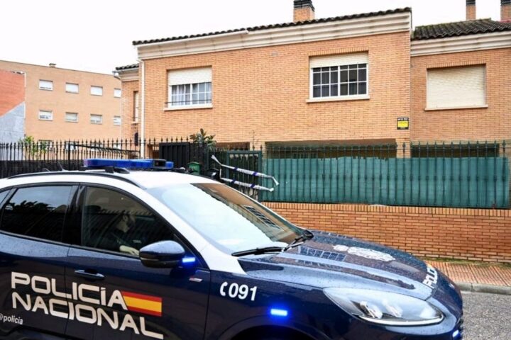 Tres menores detenidos por el asesinato de una educadora de 35 años en Badajoz