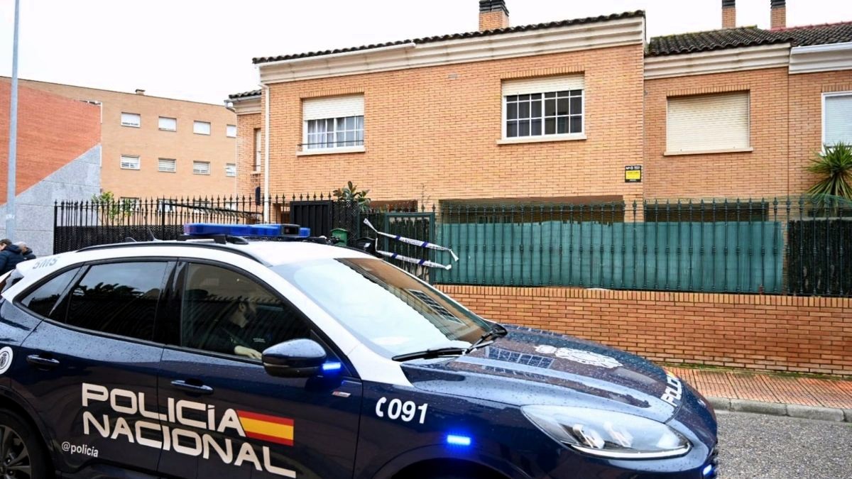 Tres menores detenidos por el asesinato de una educadora de 35 años en Badajoz