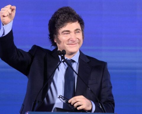 Milei suspende su visita a España